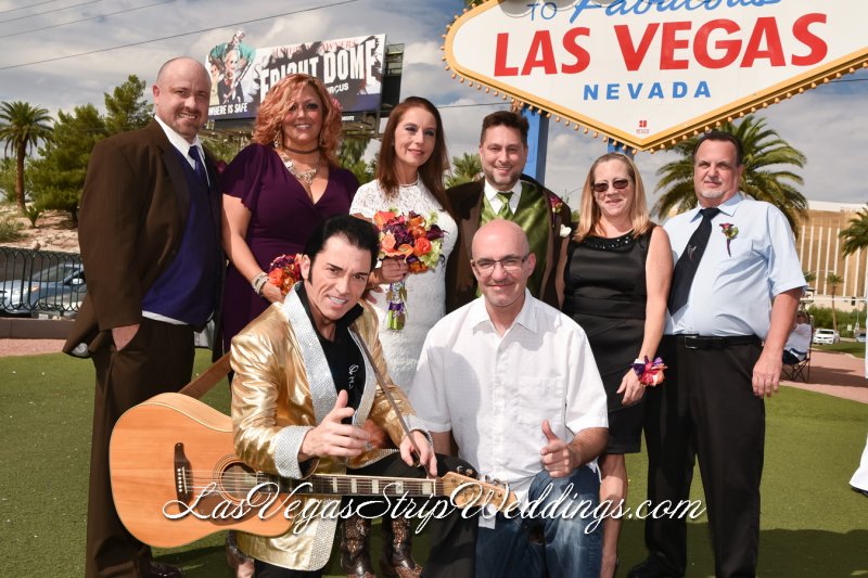 DSC_Welcome to Vegas Sign Wedding Packages