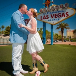 Welcome to Vegas Sign Wedding Packages