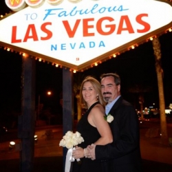 Welcome to Vegas Sign Wedding Packages