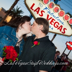 Welcome to Vegas Sign Wedding Packages