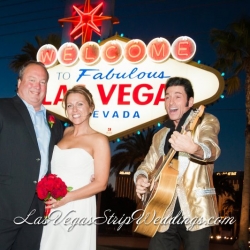 Welcome to Vegas Sign Wedding Packages