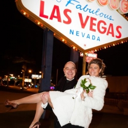 Welcome to Vegas Sign Wedding Packages