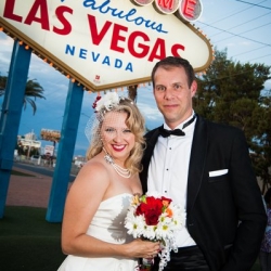 Welcome to Vegas Sign Wedding Packages