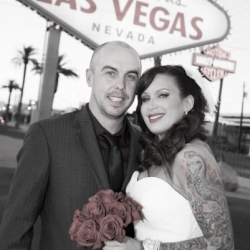 Welcome to Vegas Sign Wedding Packages