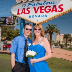 Welcome to Vegas Sign Wedding Packages