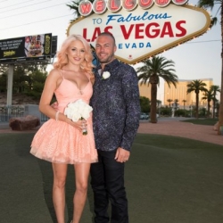 Welcome to Vegas Sign Wedding Packages
