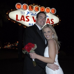 Welcome to Vegas Sign Wedding Packages