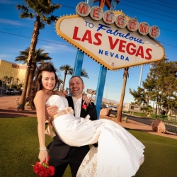 Welcome to Vegas Sign Wedding Packages