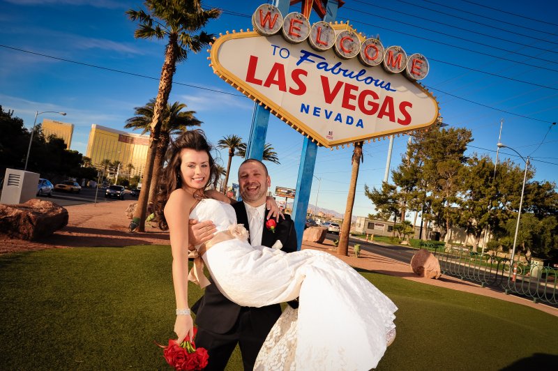 Las Vegas Strip Weddings at the Las Vegas Sign Las Vegas